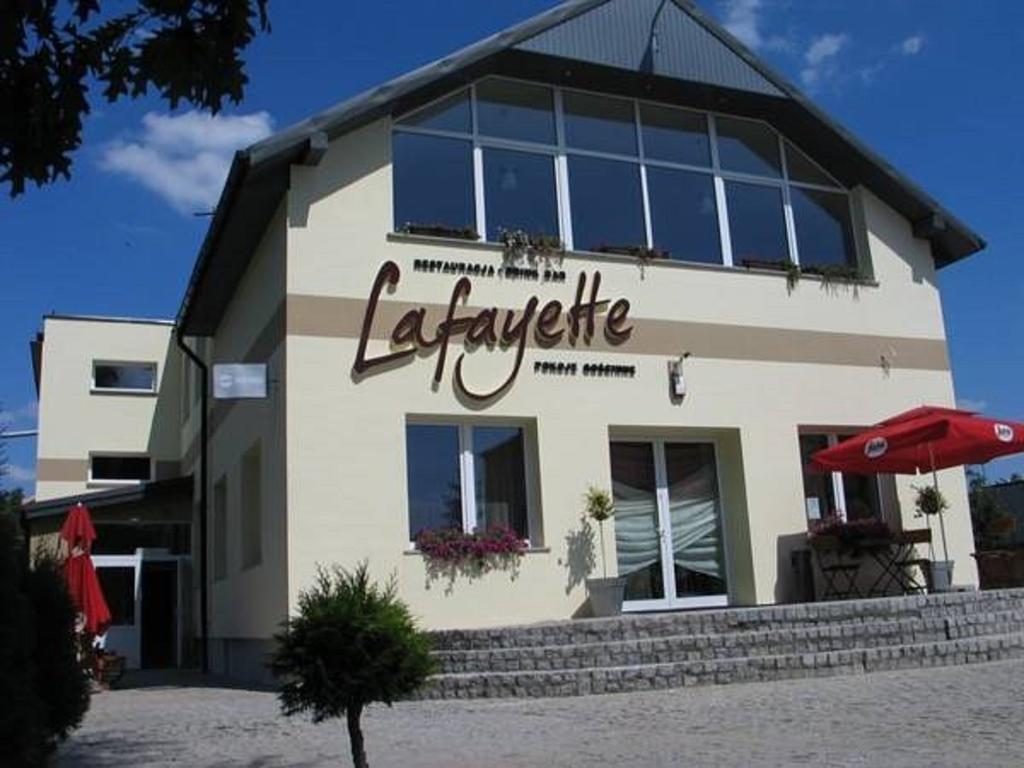 Restauracja Lafayette Pokoje Goscinne Zelów Exteriér fotografie